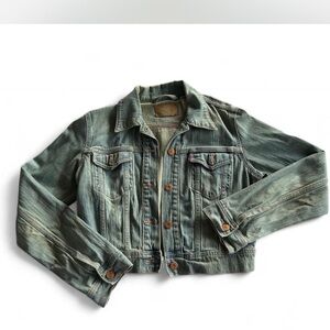 Vintage Levi's denim Type III trucker jacket 1970’s- 1980’s
Medium